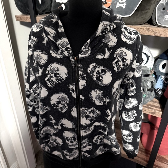 Sourpuss Sweaters - SOURPUSS SKULL DUGGERY CROPPED HOODIE XXL
